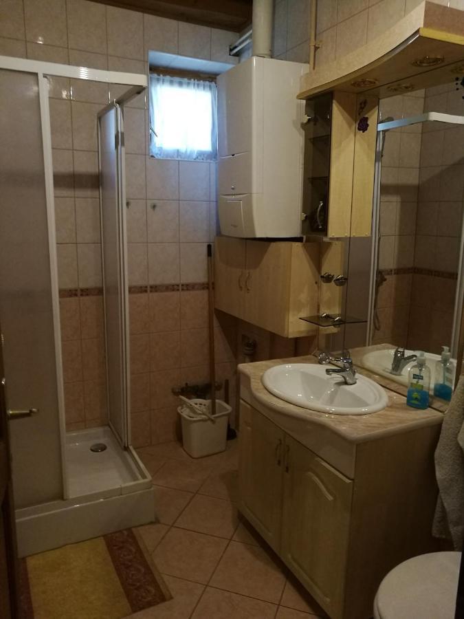 Gergely Vendeghaz Apartment ซีร์ซ ภายนอก รูปภาพ